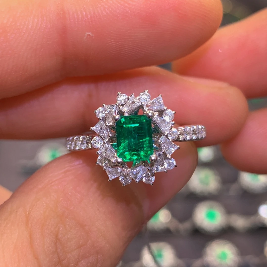 戒指18K金镶嵌祖母绿