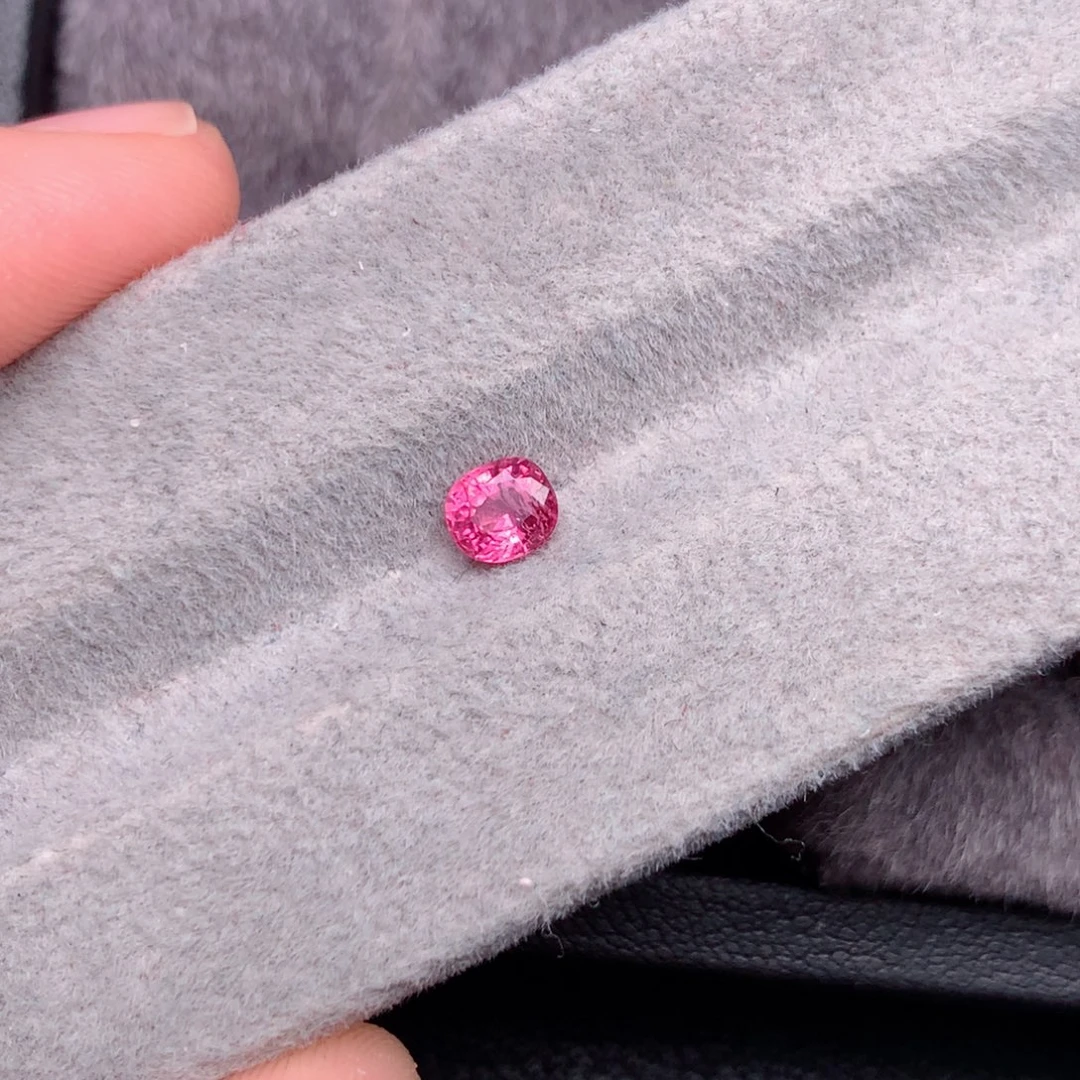 尖晶石裸石天然马亨盖43分