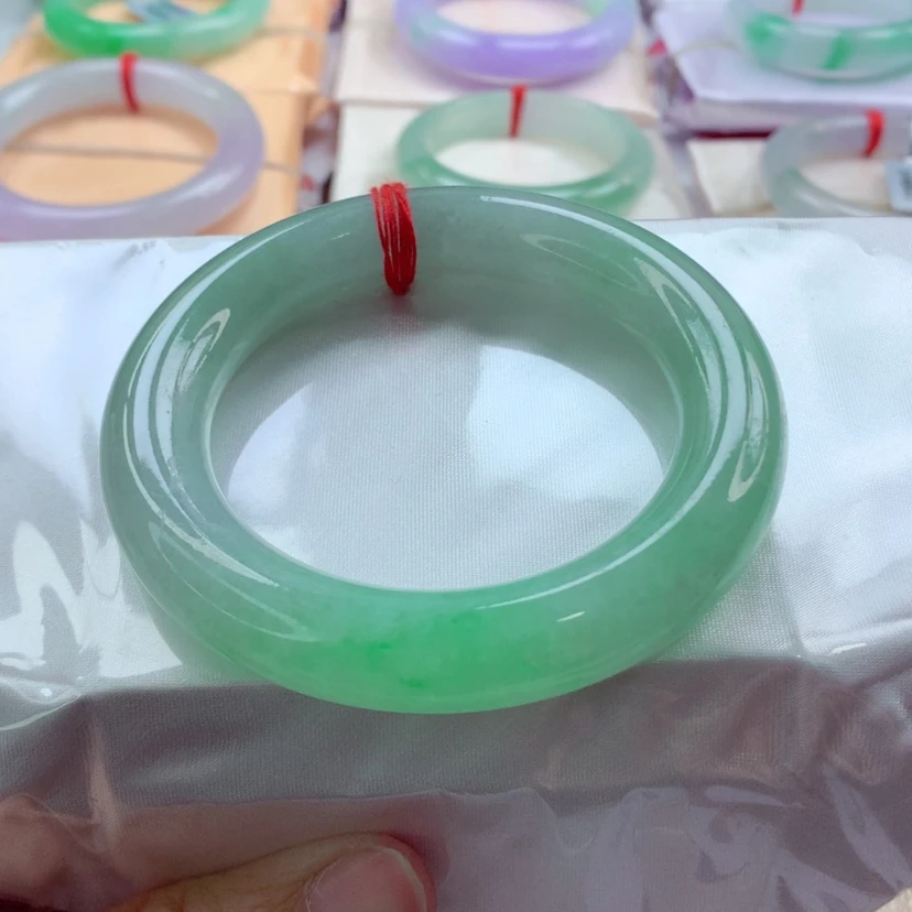 【闪购商品】翡翠手镯（圆镯）未镶嵌果绿A
