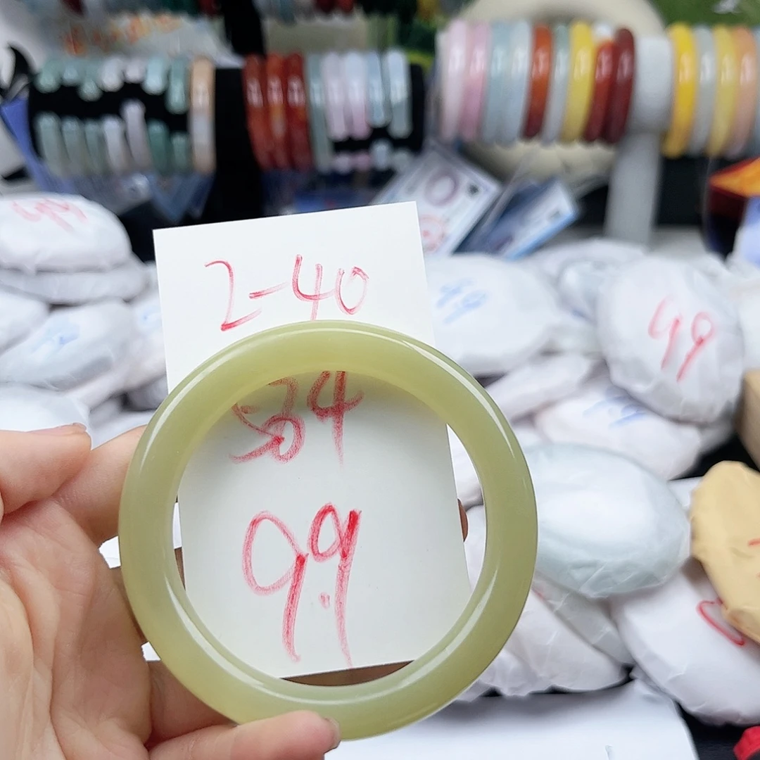 未镶嵌手镯石英质玉2.40