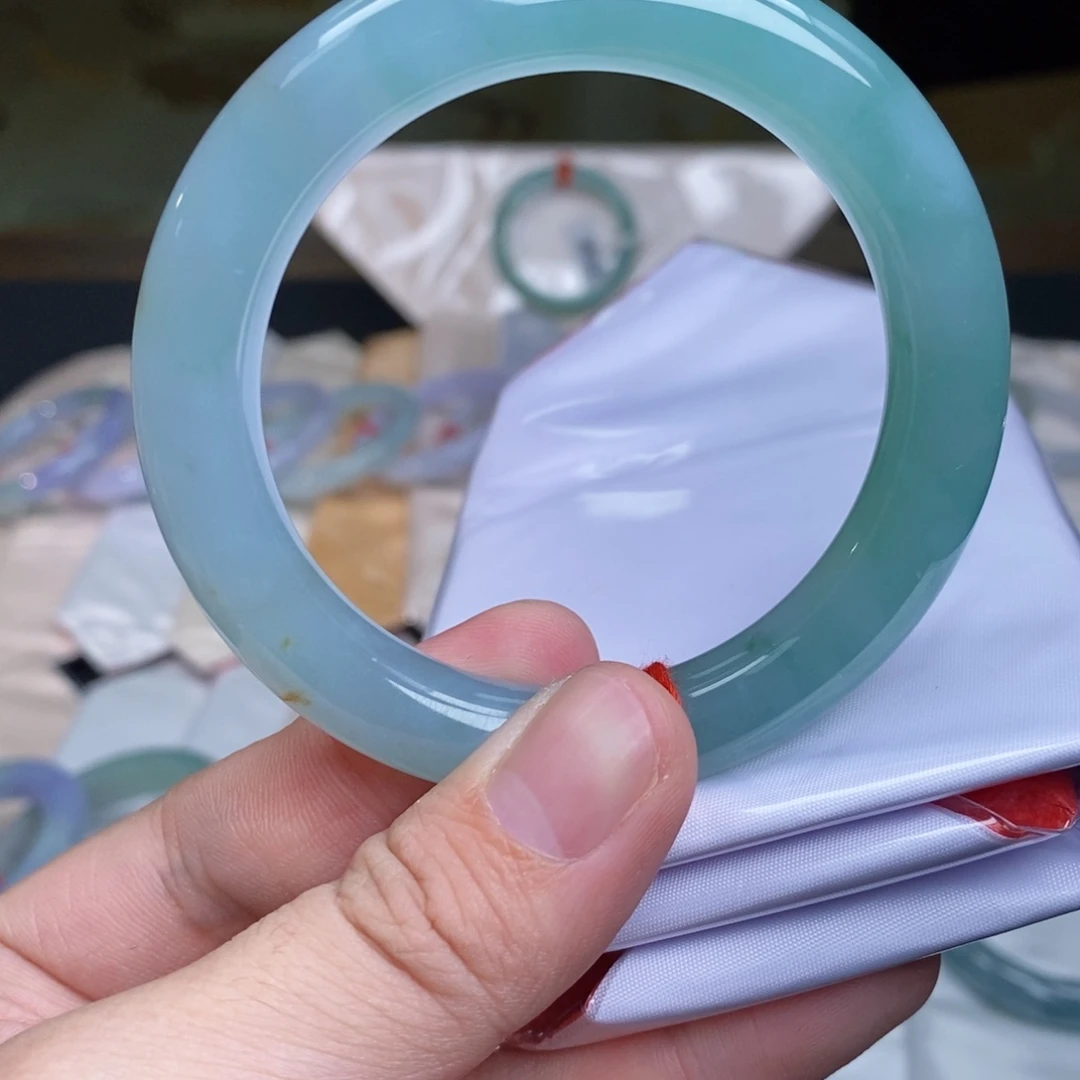 未镶嵌手镯翡翠手镯