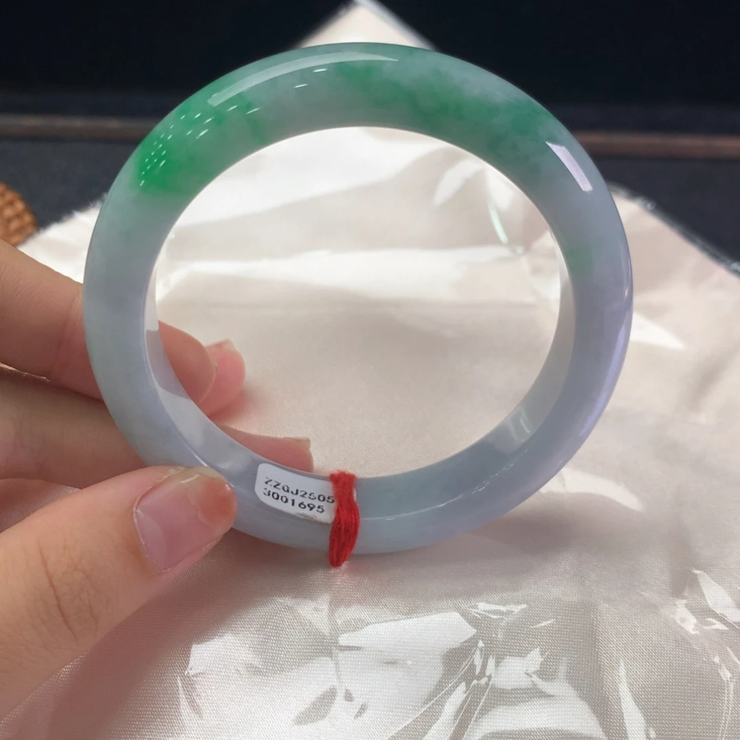 翡翠手镯未镶嵌缅甸A货翡翠 种水辣绿56 57