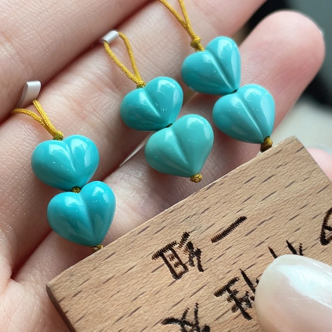 绿松石未镶嵌颈饰