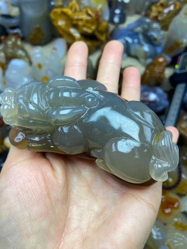 精品玛瑙玉髓把件