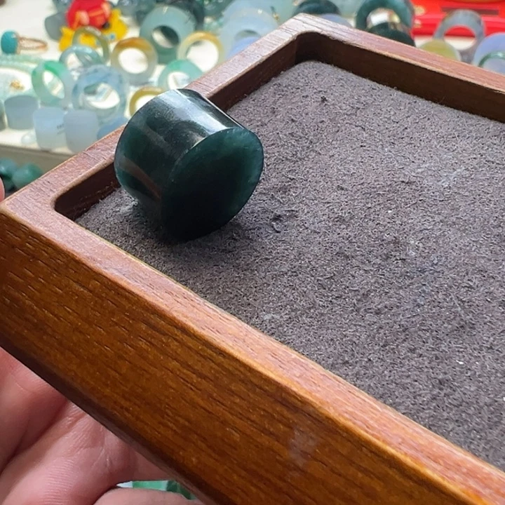 定制翡翠未镶嵌翡翠路路通