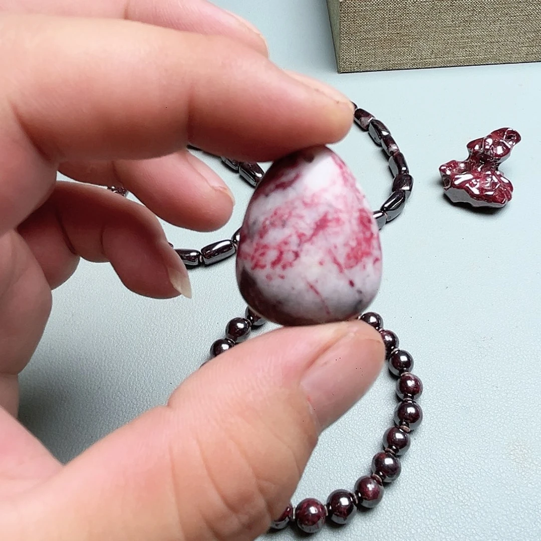 天然朱砂辰石吊坠