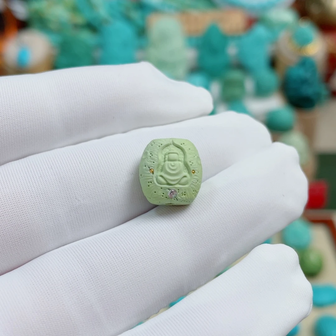 绿松石未镶嵌珠宝奇石