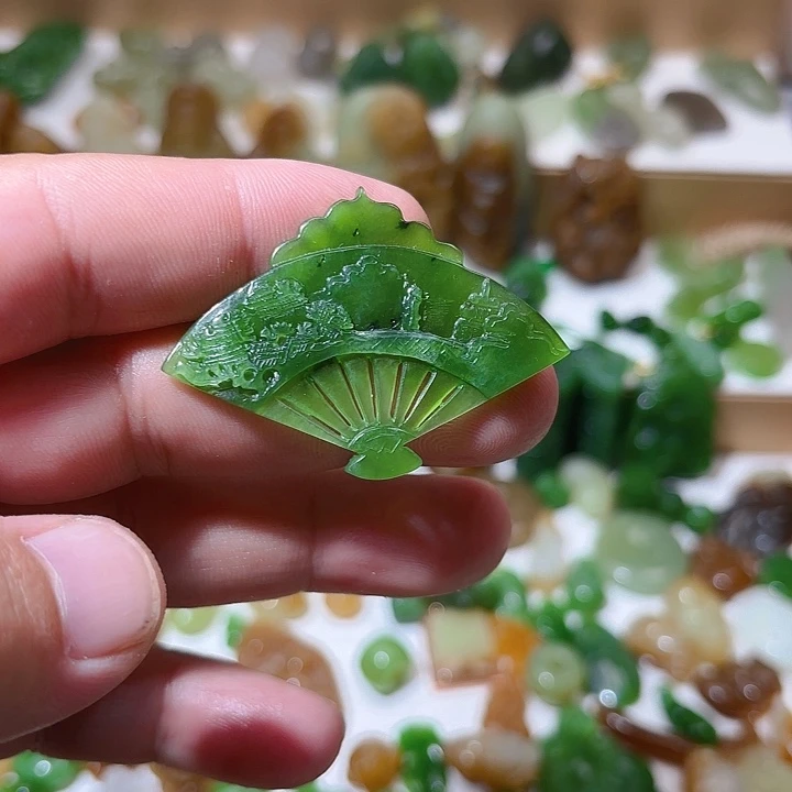 和田玉（碧玉）未镶嵌颈饰