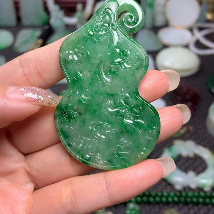 泽***德翡翠未镶嵌挂件清