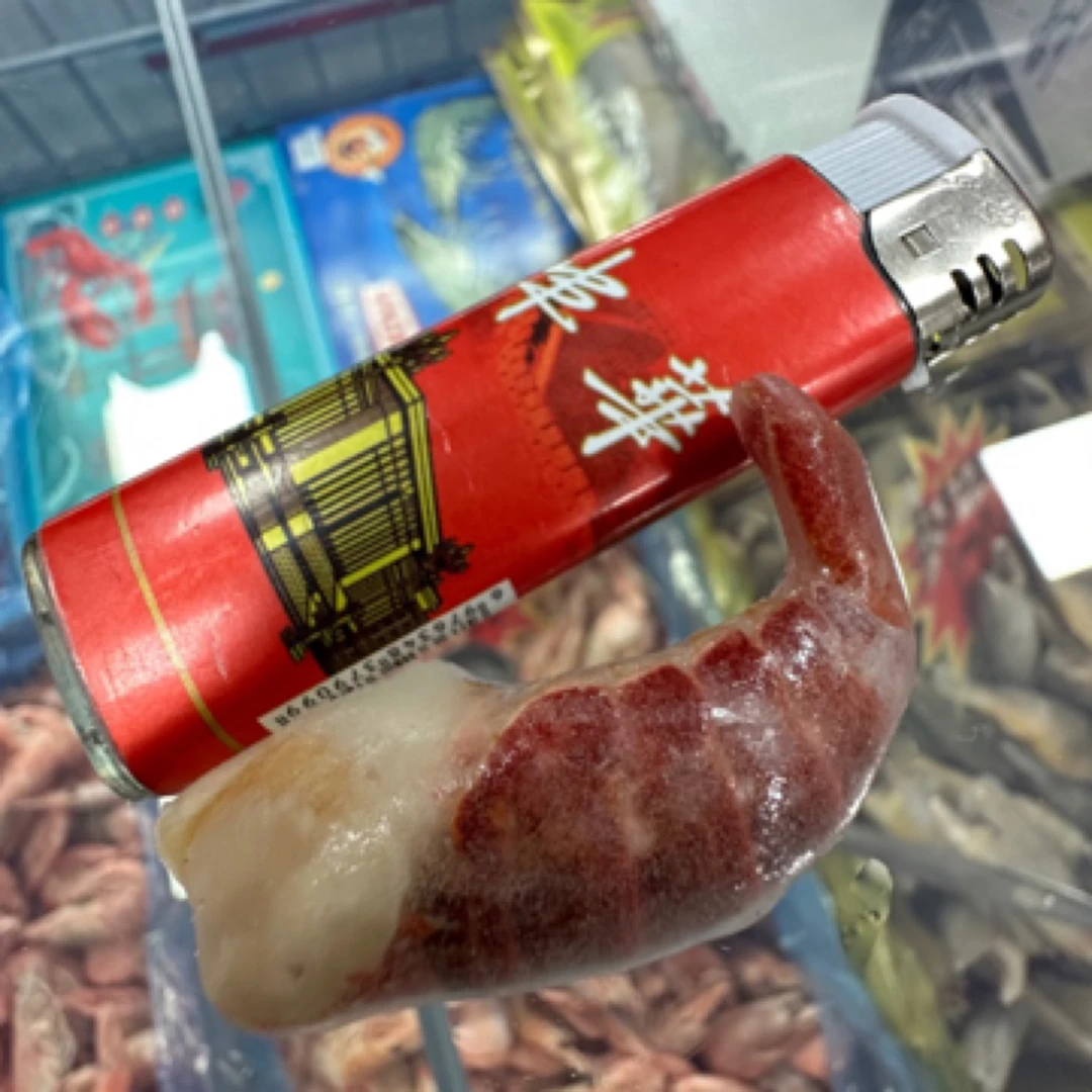 吃着挡口大个龙虾尾少冰