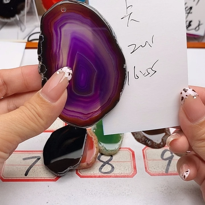 卡***卡玛瑙/玉髓未镶嵌颈饰