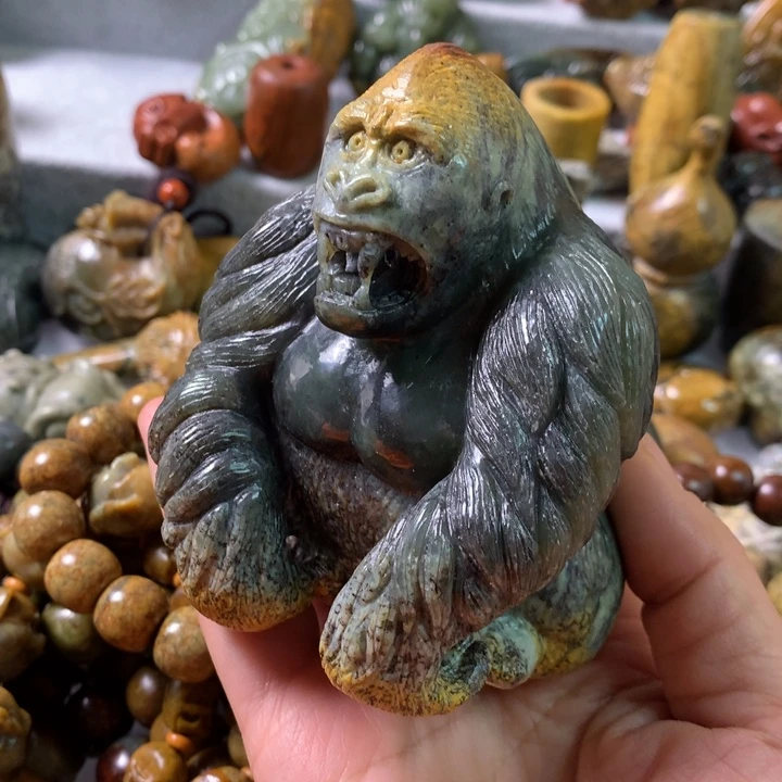 未镶嵌岫岩河磨玉（透闪石质玉）把件