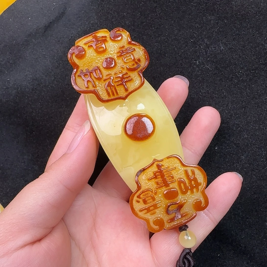 蜜蜡未镶嵌珠宝奇石