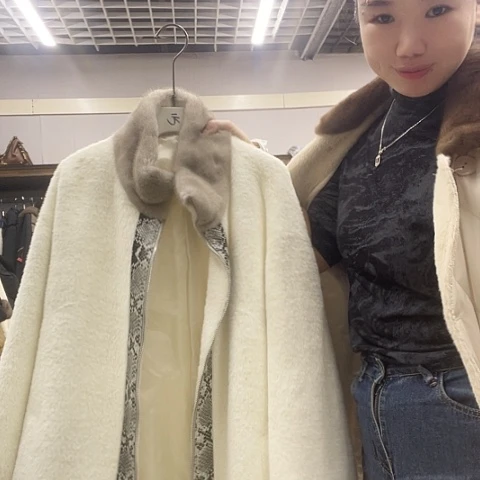 好看好看衣服好看一点点