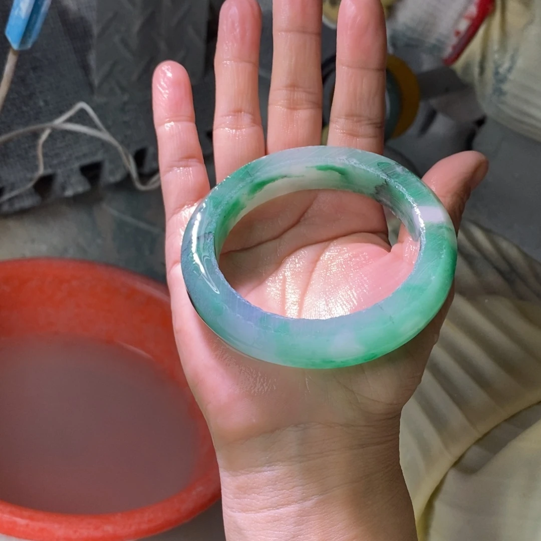 不***姐石英质玉（非洲翠）未镶嵌手镯定制