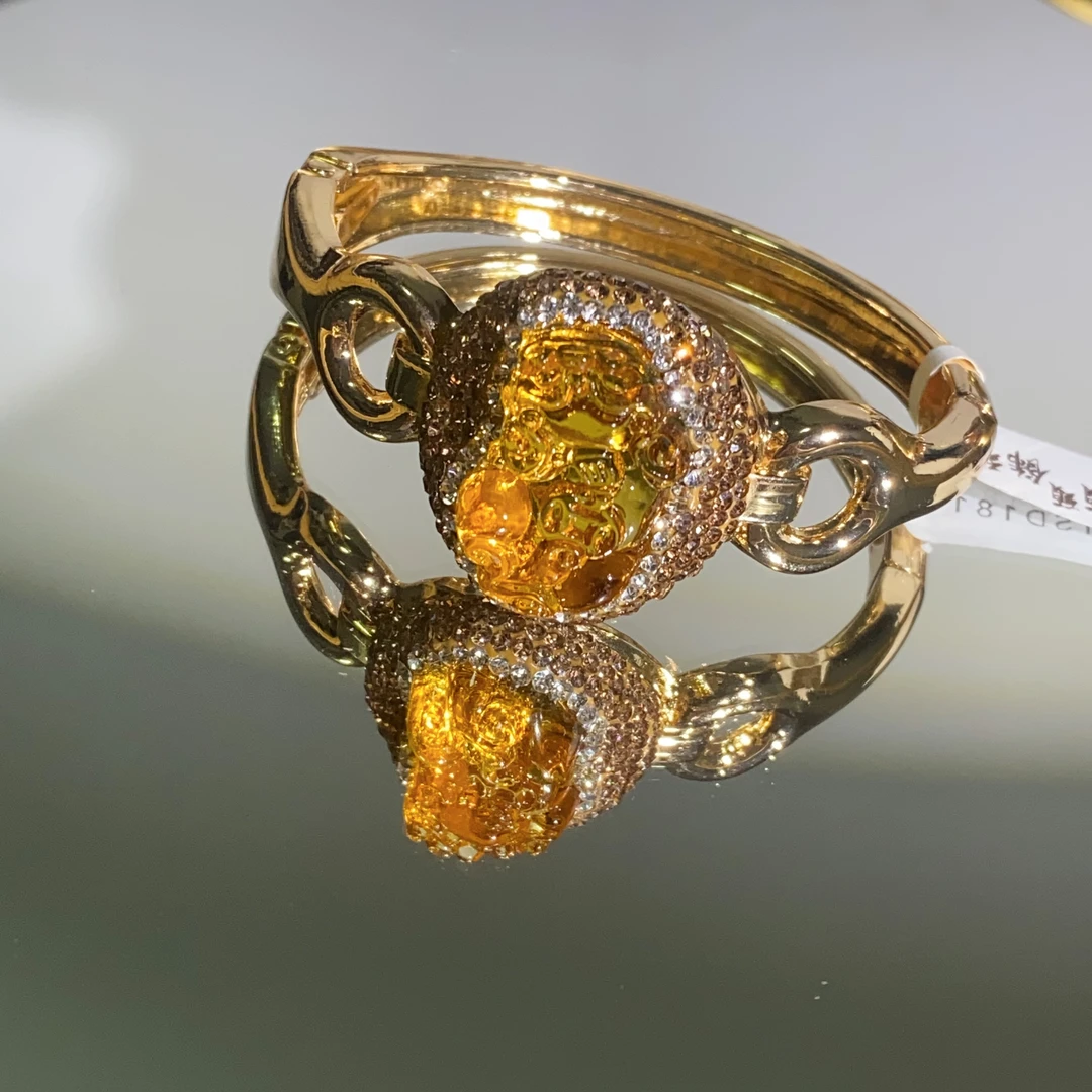 铜合金合成锆石手镯 TTSD 黄色施华洛精雕貔貅重工手镯4222时尚