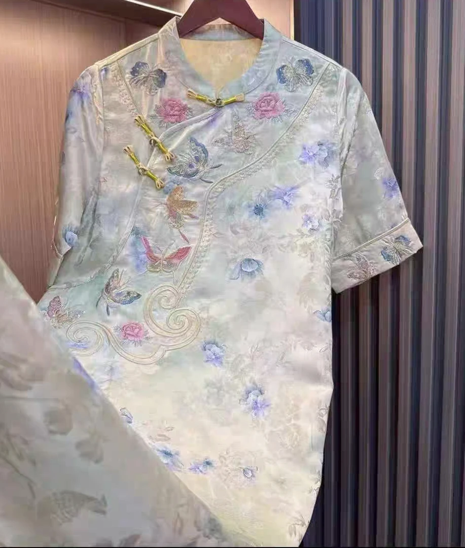 （慕倾)新中式2025夏新款重工艺刺绣复古盘扣提花改良旗袍连衣裙