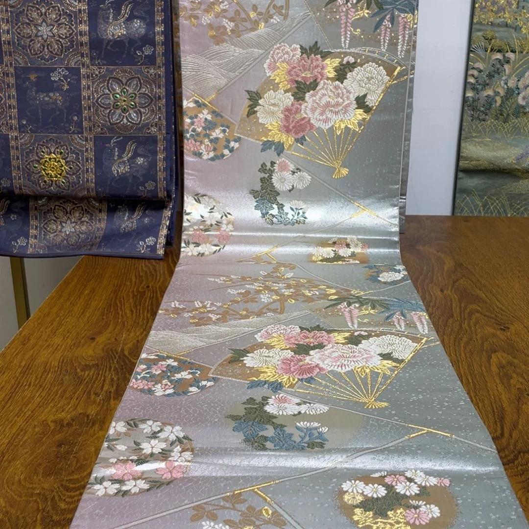 织绣织锦缎，织锦缎