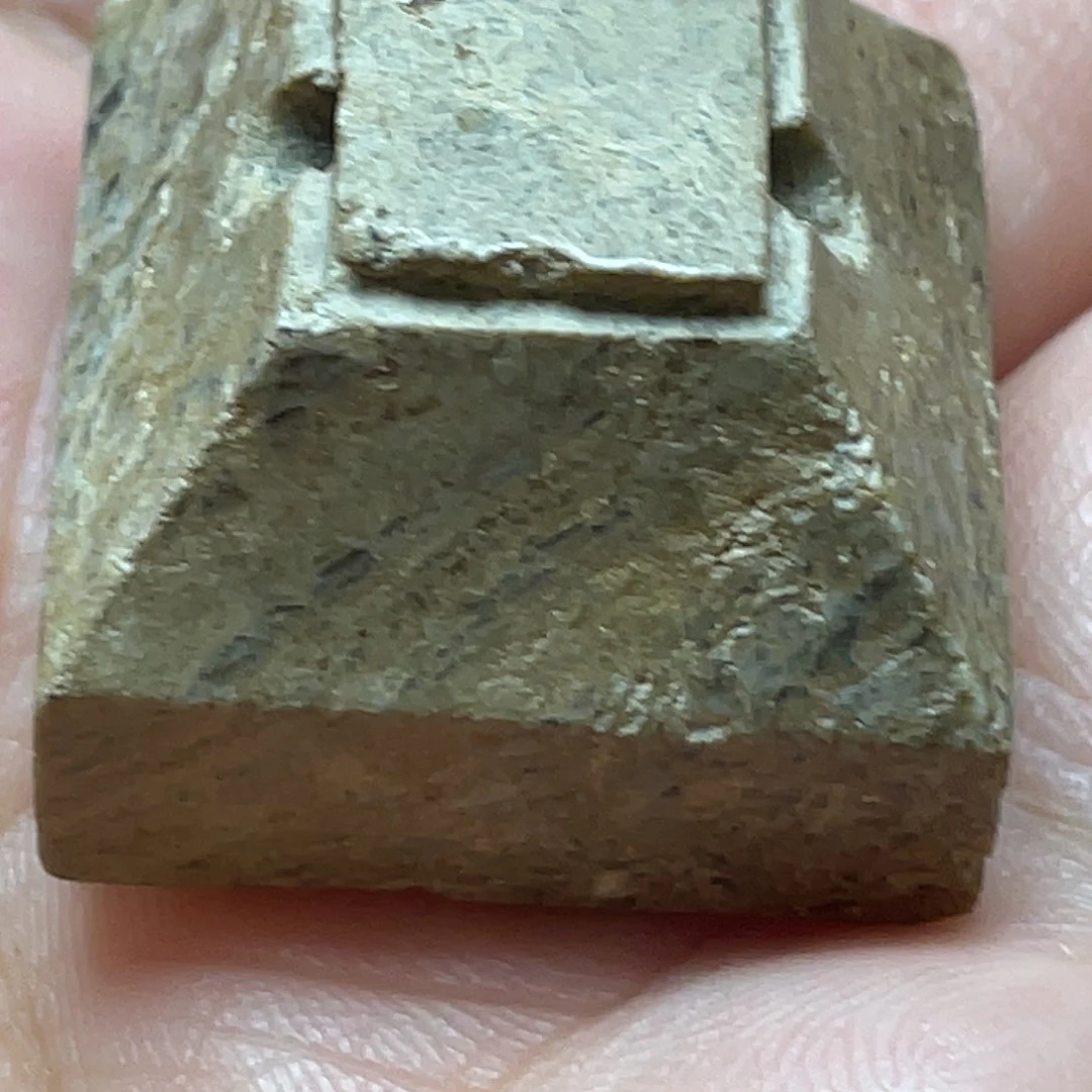 q***t和田玉未镶嵌颈饰