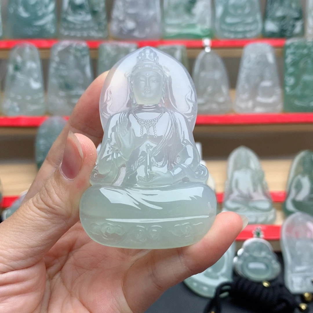 一***年翡翠未镶嵌颈饰素衣