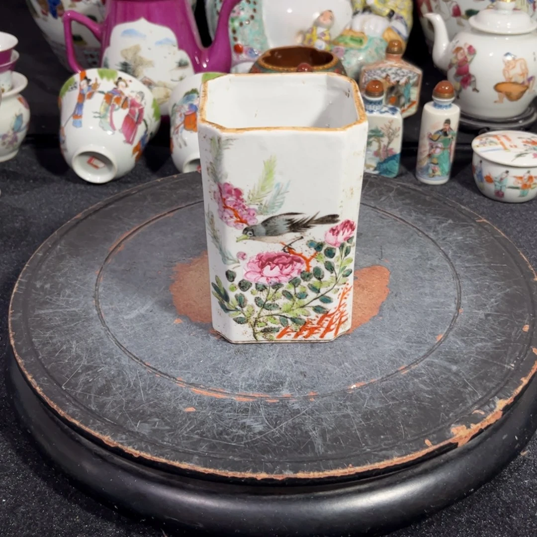 摆件浅洚彩花鸟四方小笔筒