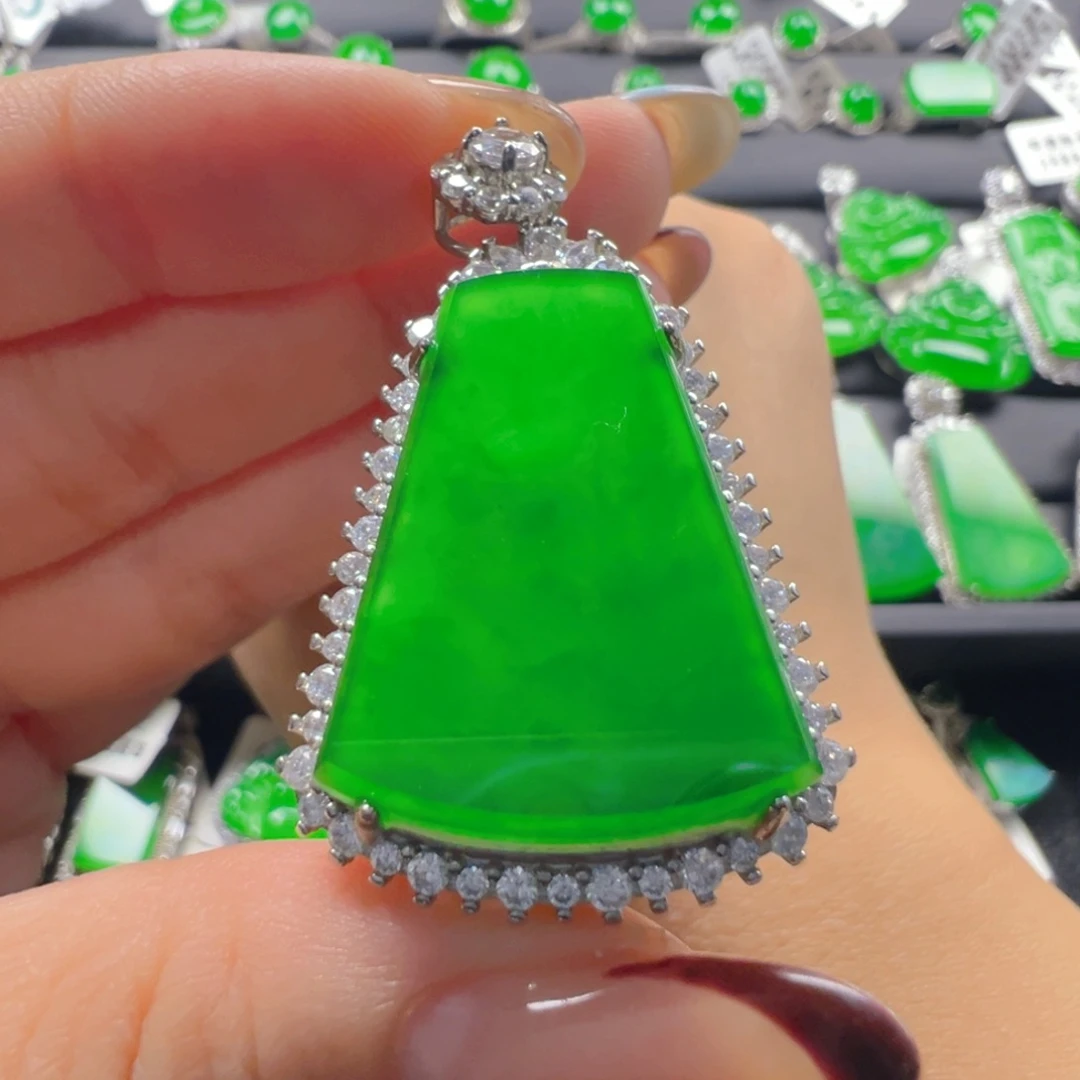 翡翠银S925镶嵌颈饰无事牌