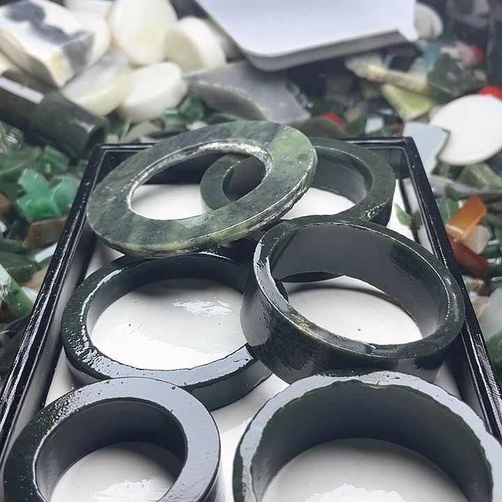 和田玉（糖玉）和田玉边角料9K金镶嵌博***馆