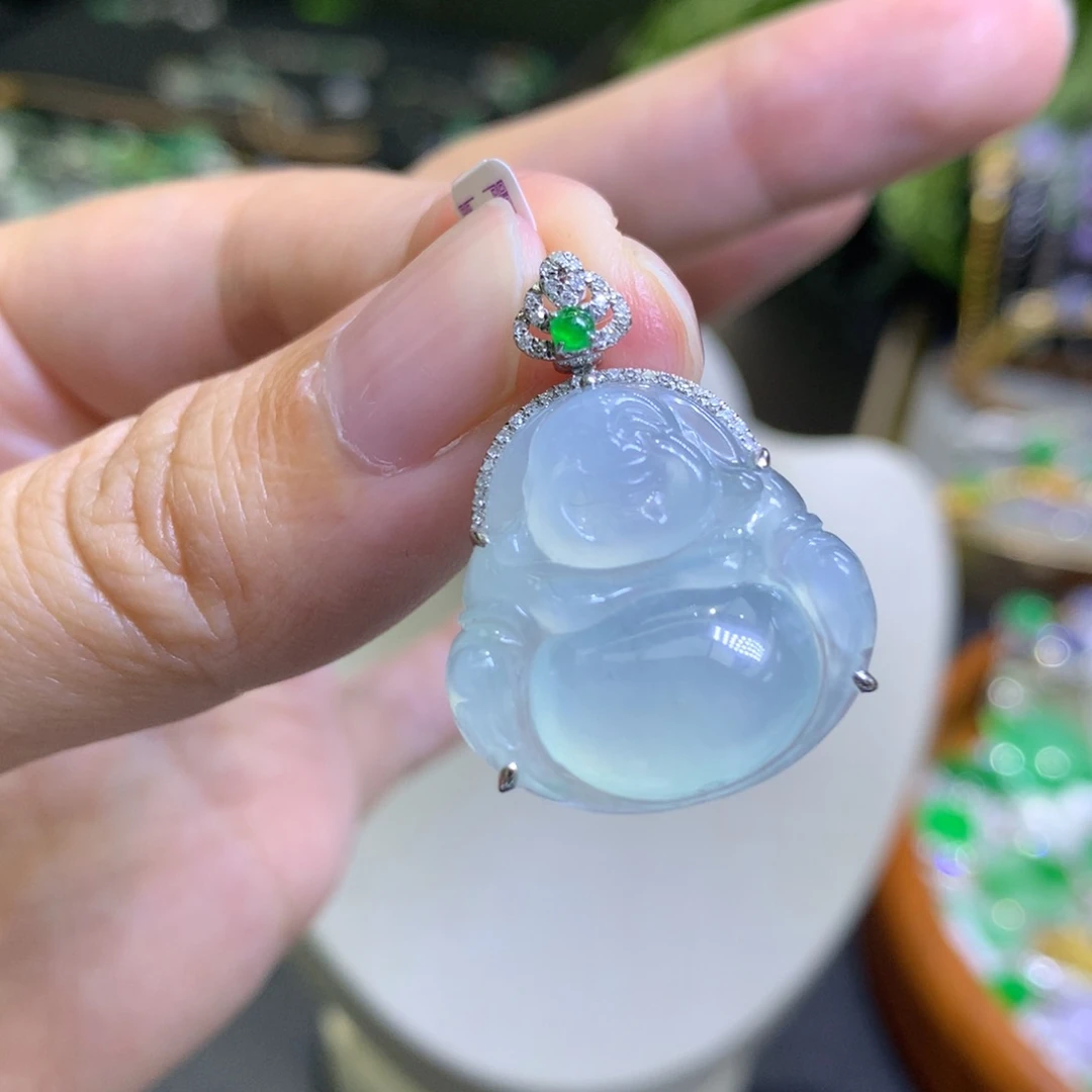 颈饰18K金镶嵌翡翠