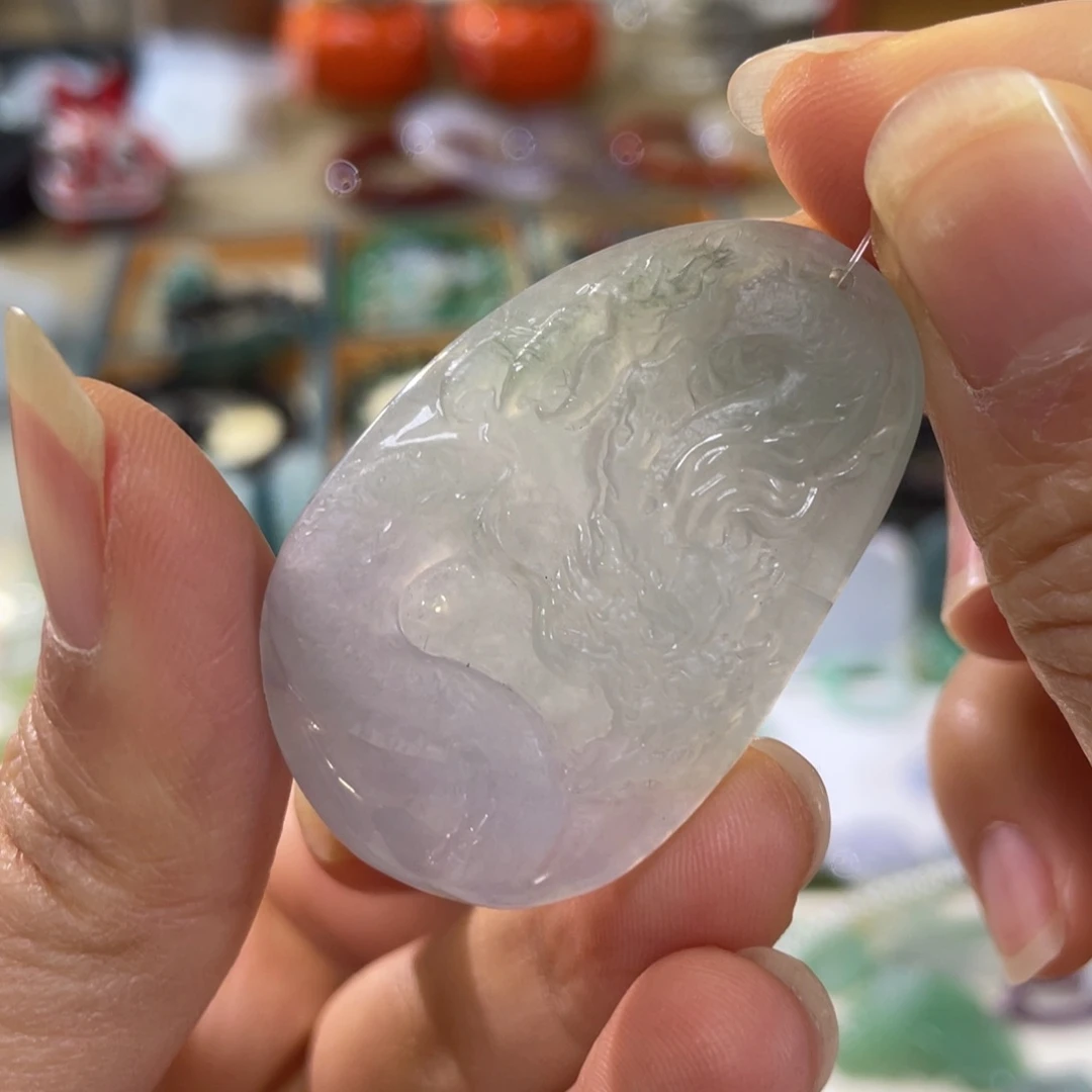 翡翠未镶嵌颈饰龙牌