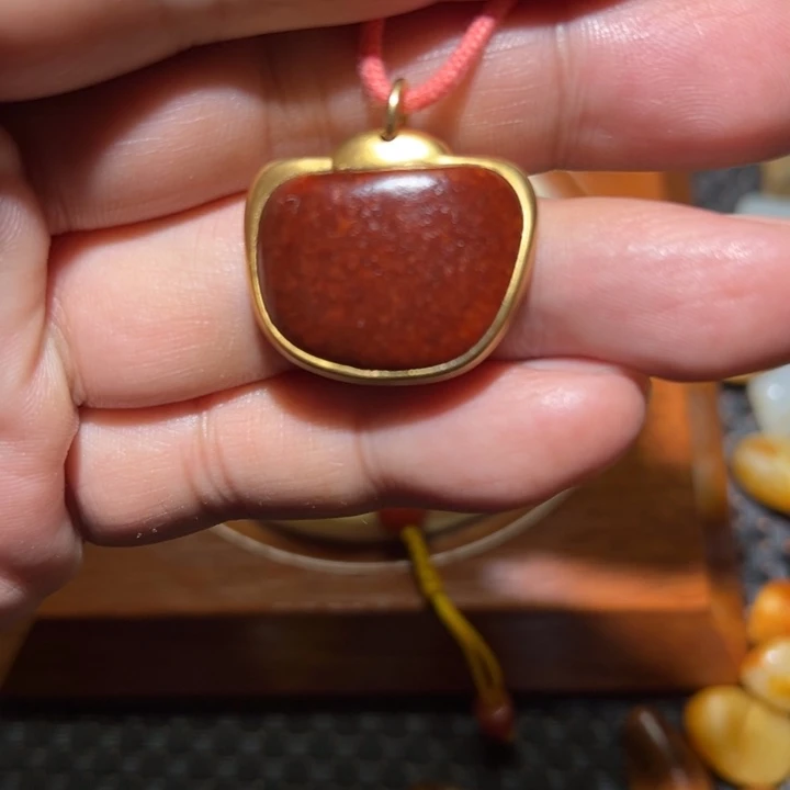 和田玉18K金镶嵌车挂