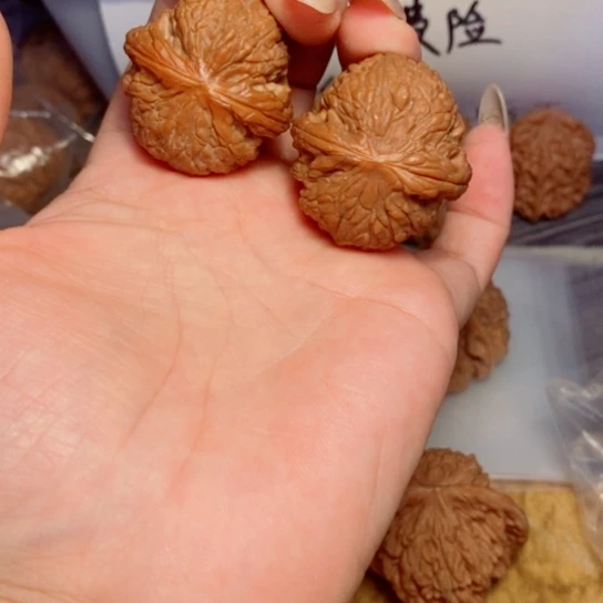 吊坠文玩核桃绣球
