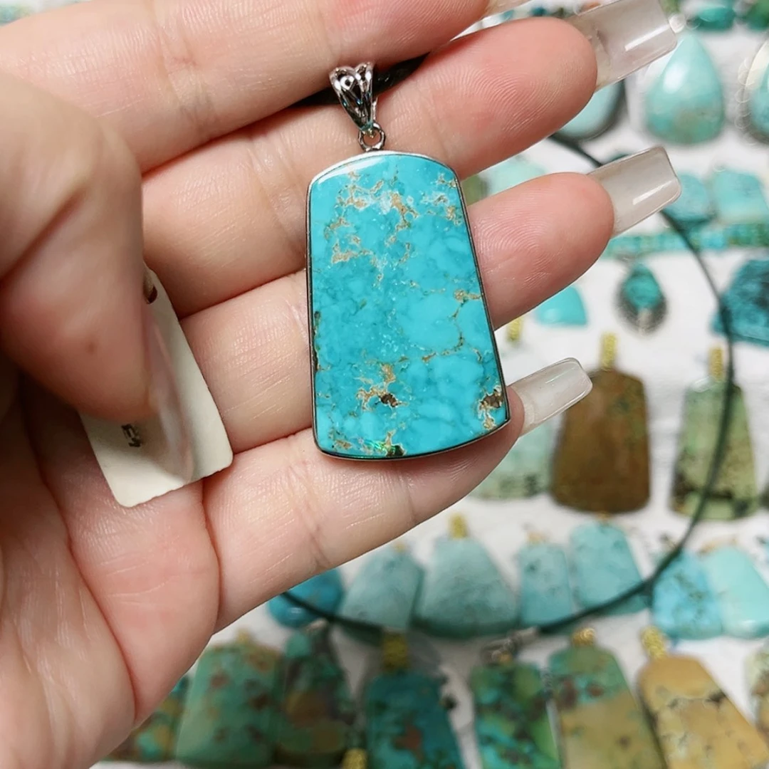 【闪购商品】未镶嵌绿松石珠宝奇石