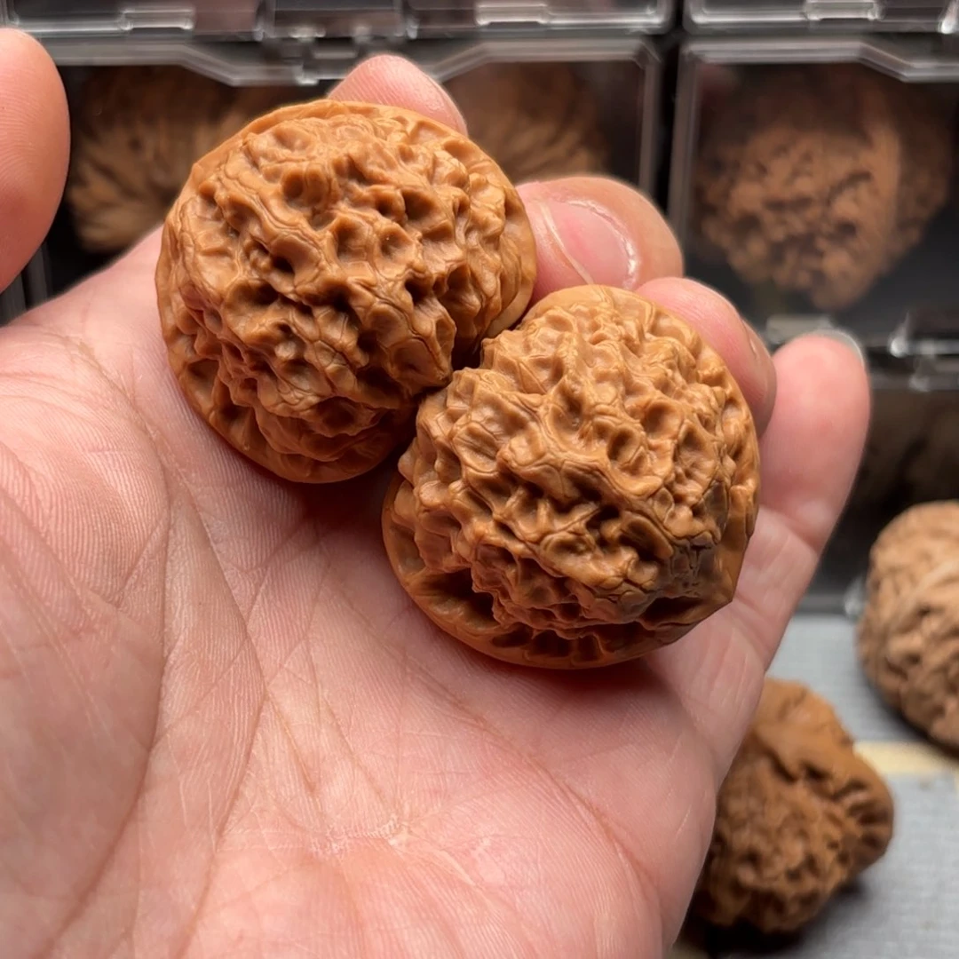 文玩核桃把件雪*太行山龙珠