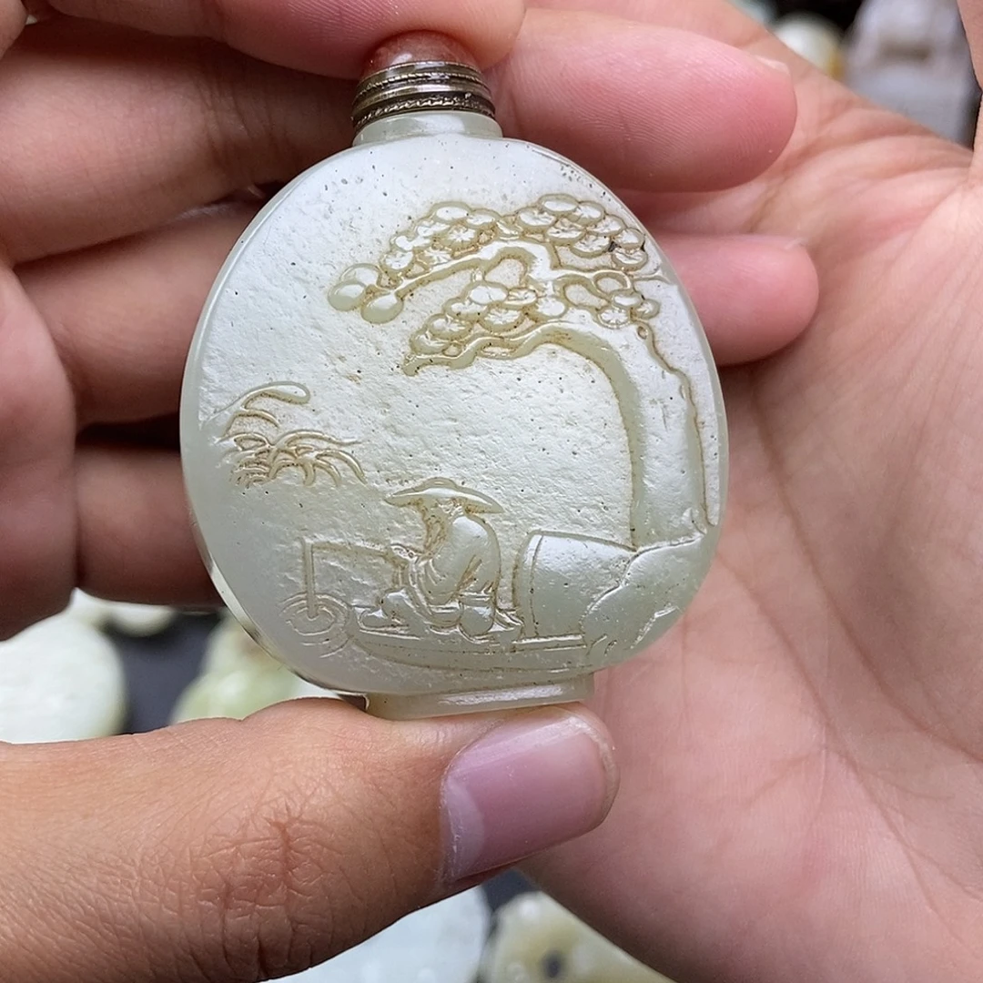 和田玉未镶嵌把件