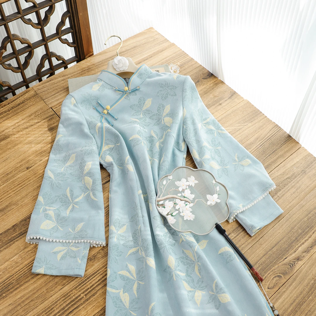 俏娘鱼新中式旗袍蓝色素雅麂皮绒2025秋冬新款改良日常可穿倒大袖