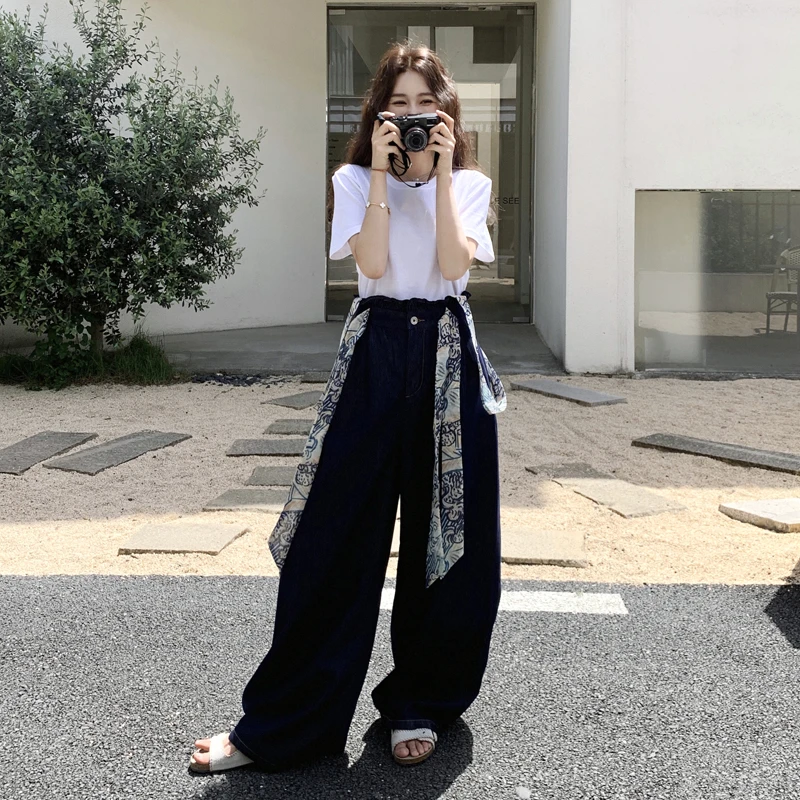 别致设计感背带牛仔裤套装女2025夏季新款慵懒风T恤阔腿裤两件套