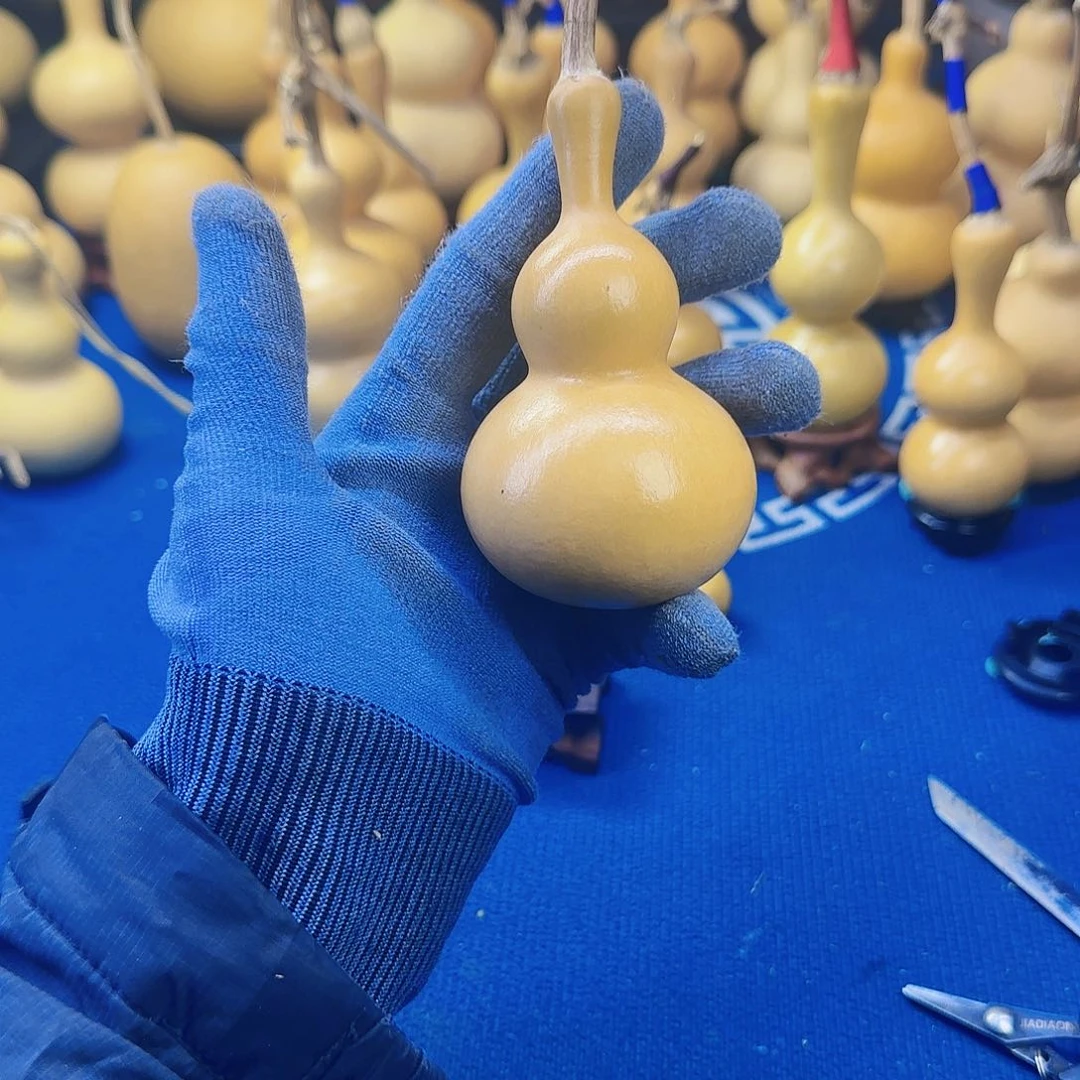 冰*吻你在家等着我吧你也早点休息啊