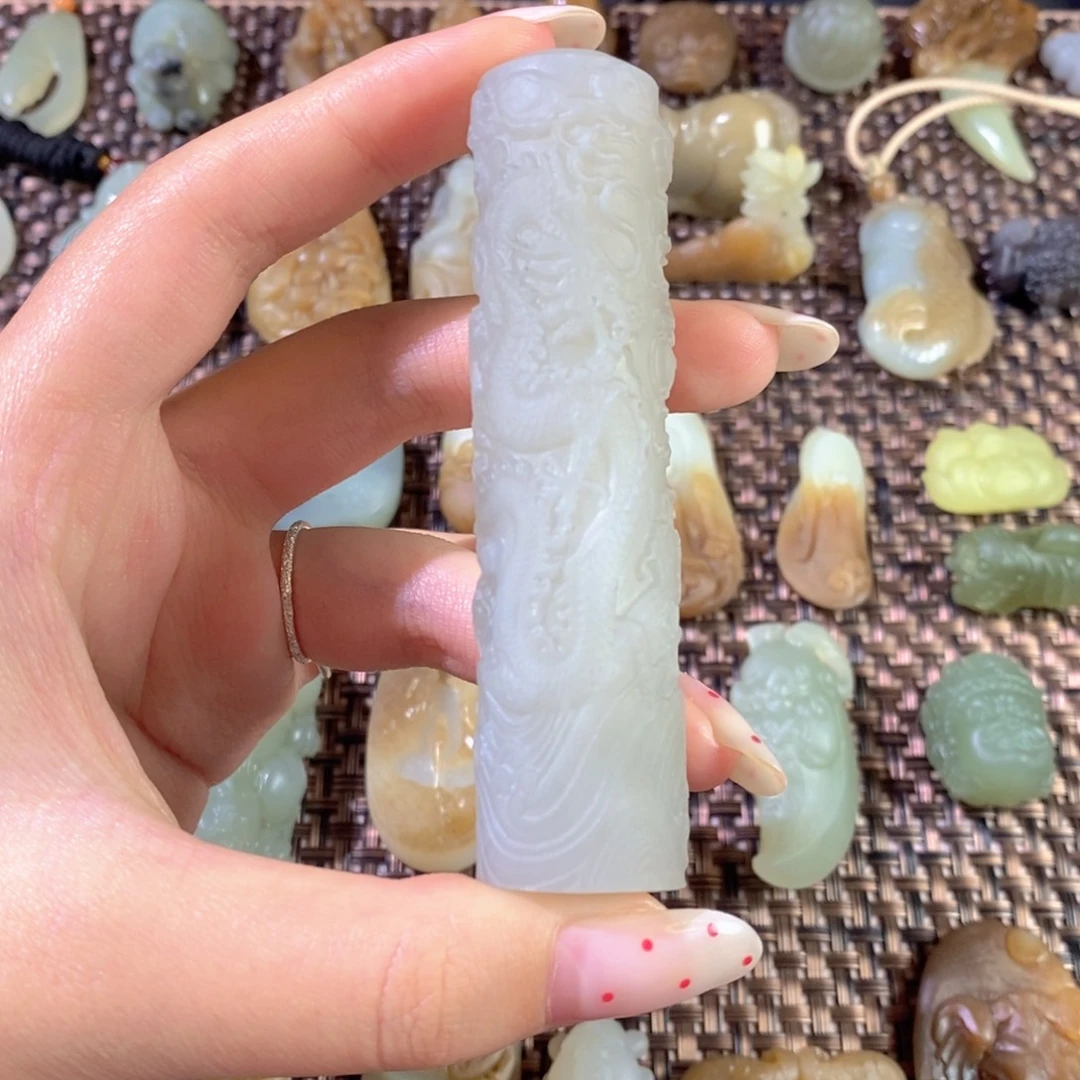 和田玉（糖玉）未镶嵌颈饰盘龙柱