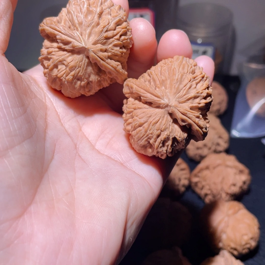 吊坠桃核38尺球白，