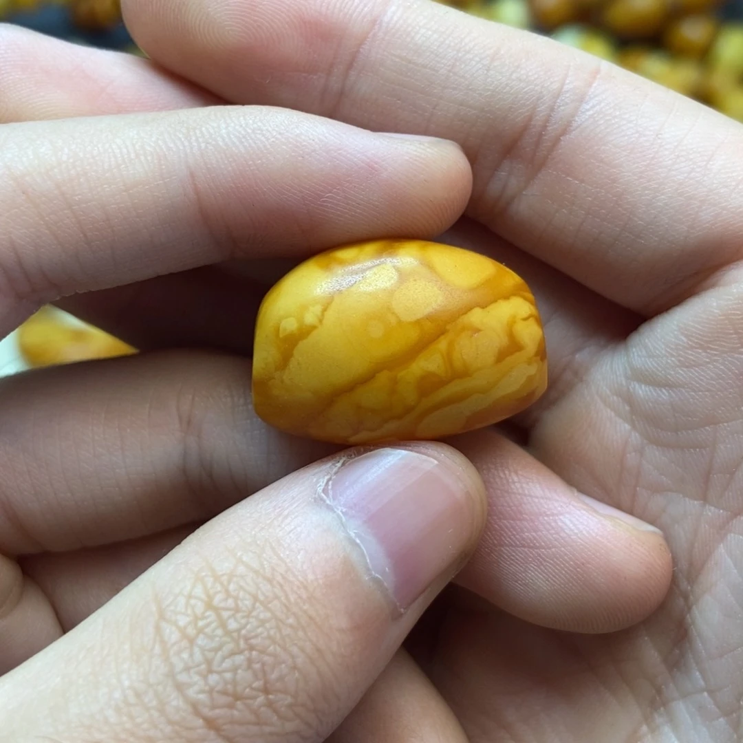 蜜蜡未镶嵌珠宝奇石