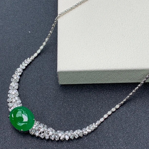 新品推荐·18k金冰种辣阳绿蛋面翡翠玉石缅A套链晚宴套链