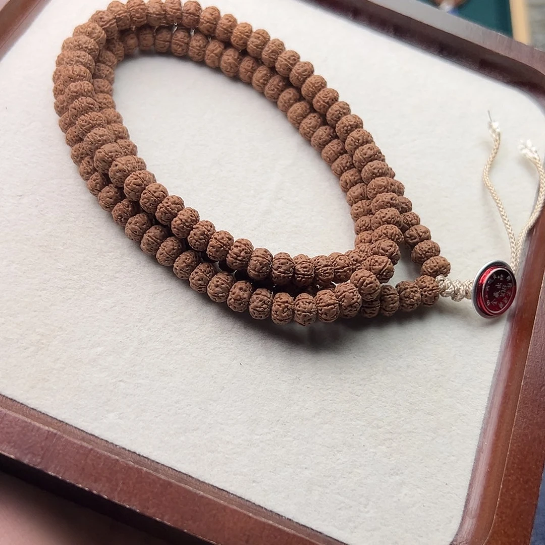 金刚菩提吊坠7+飞碟老树王108（轻微色差）