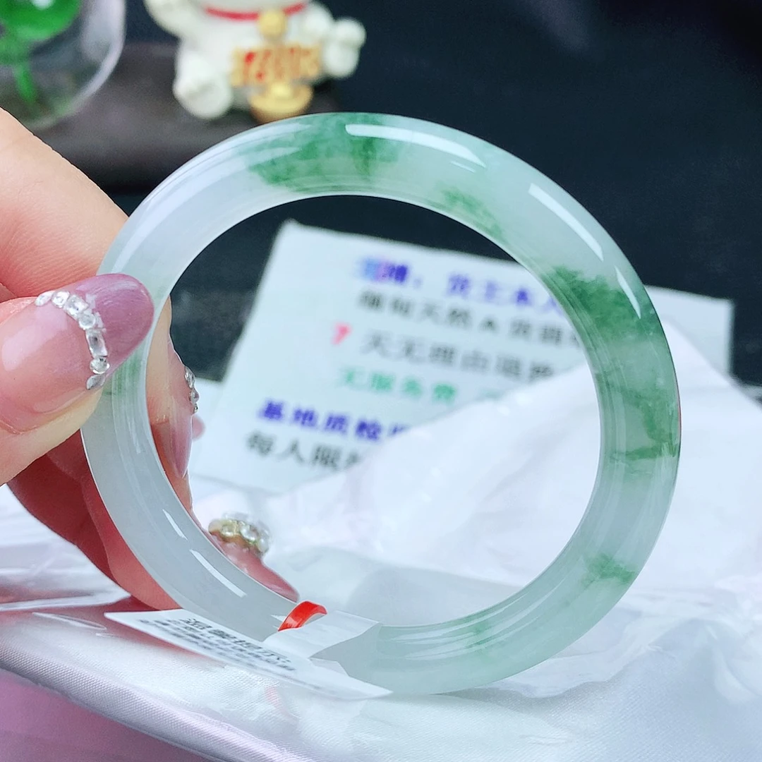 翡翠手镯未镶嵌53圈