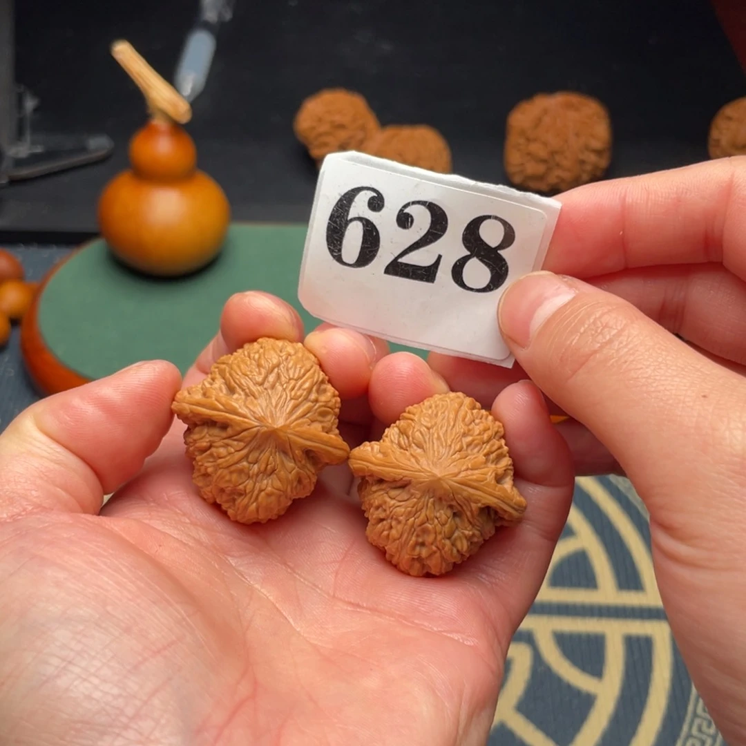 桃核吊坠32泥鳅背628号