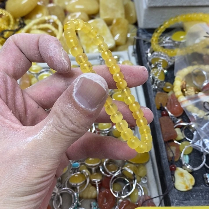 未镶嵌蜜蜡裸石多样性发货