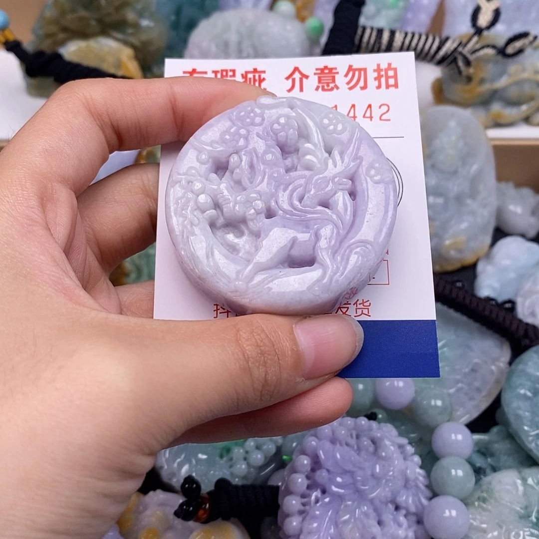 吊坠(不含链)未镶嵌翡翠
