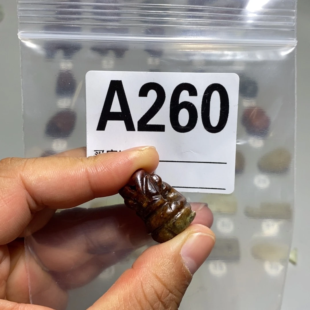 岫岩河磨玉（透闪石质玉）未镶嵌颈饰?****