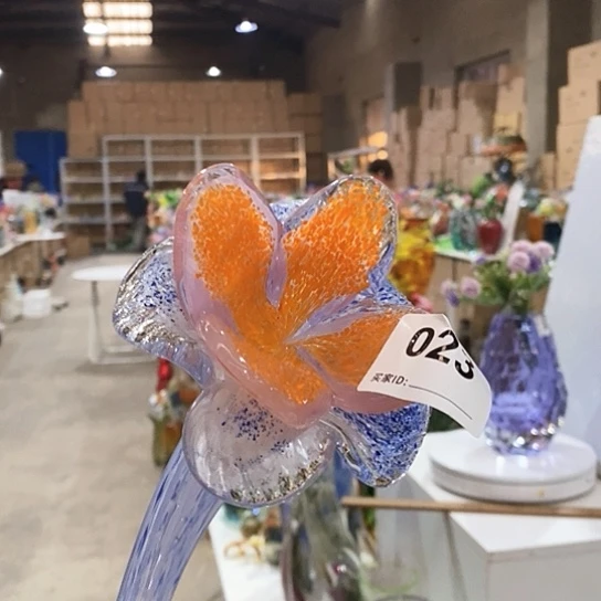 琉璃花瓶高45厘米宽6厘米