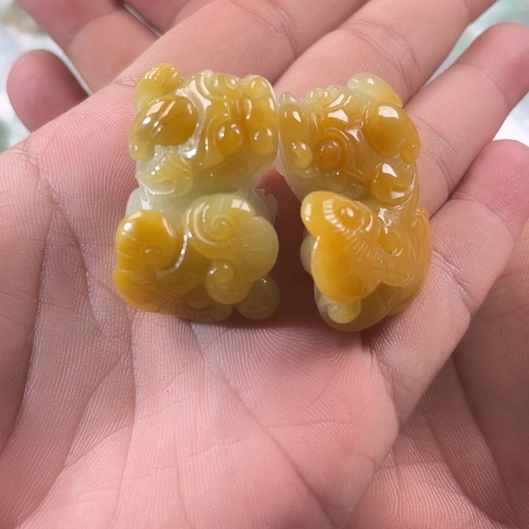 翡翠未镶嵌颈饰貔貅