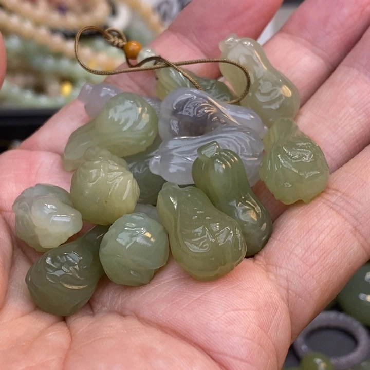 和田玉未镶嵌颈饰多样性发货一个